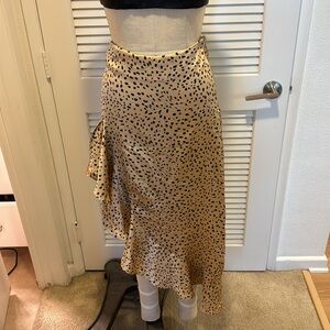 Used. F21 assymetrical skirt size small